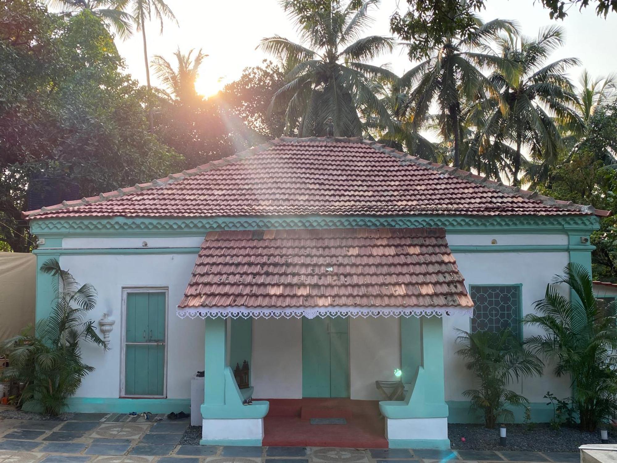 Casa Happy Dervish, 2Mins Away From The Beach Anjuna Bagian luar foto